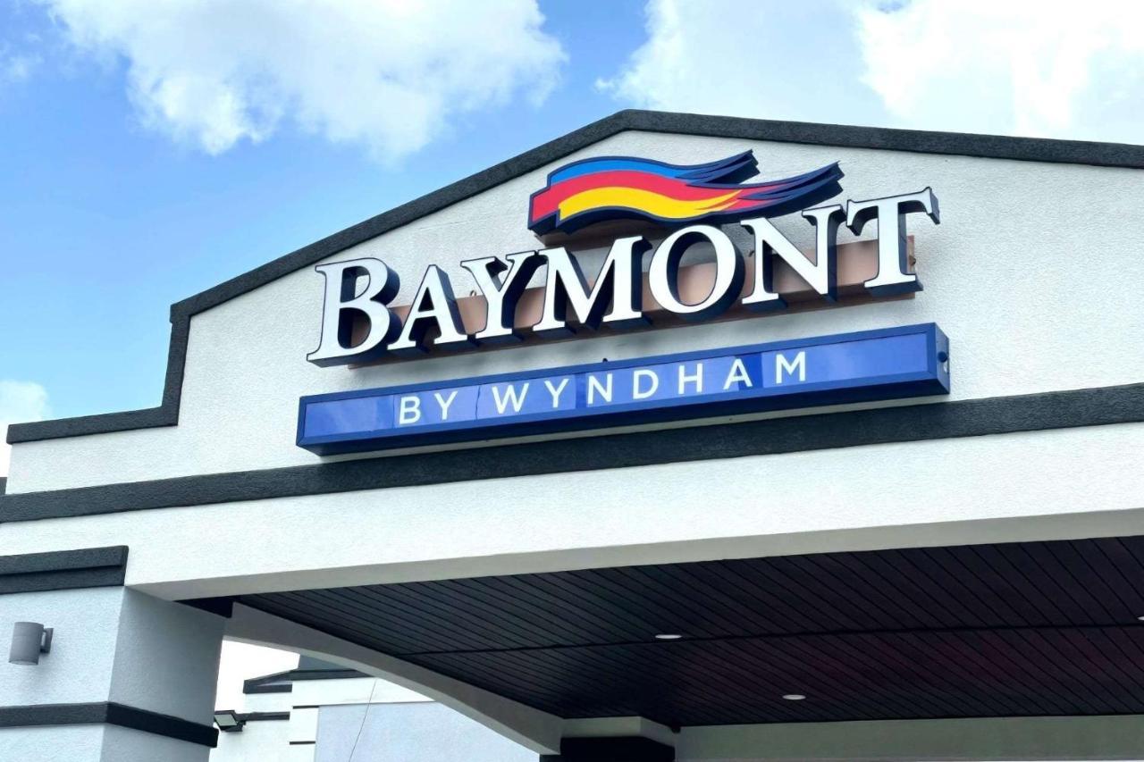 Baymont By Wyndham Dothan Exterior photo